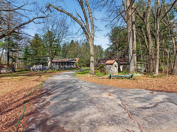 4th image of 9437 Fisk Rd