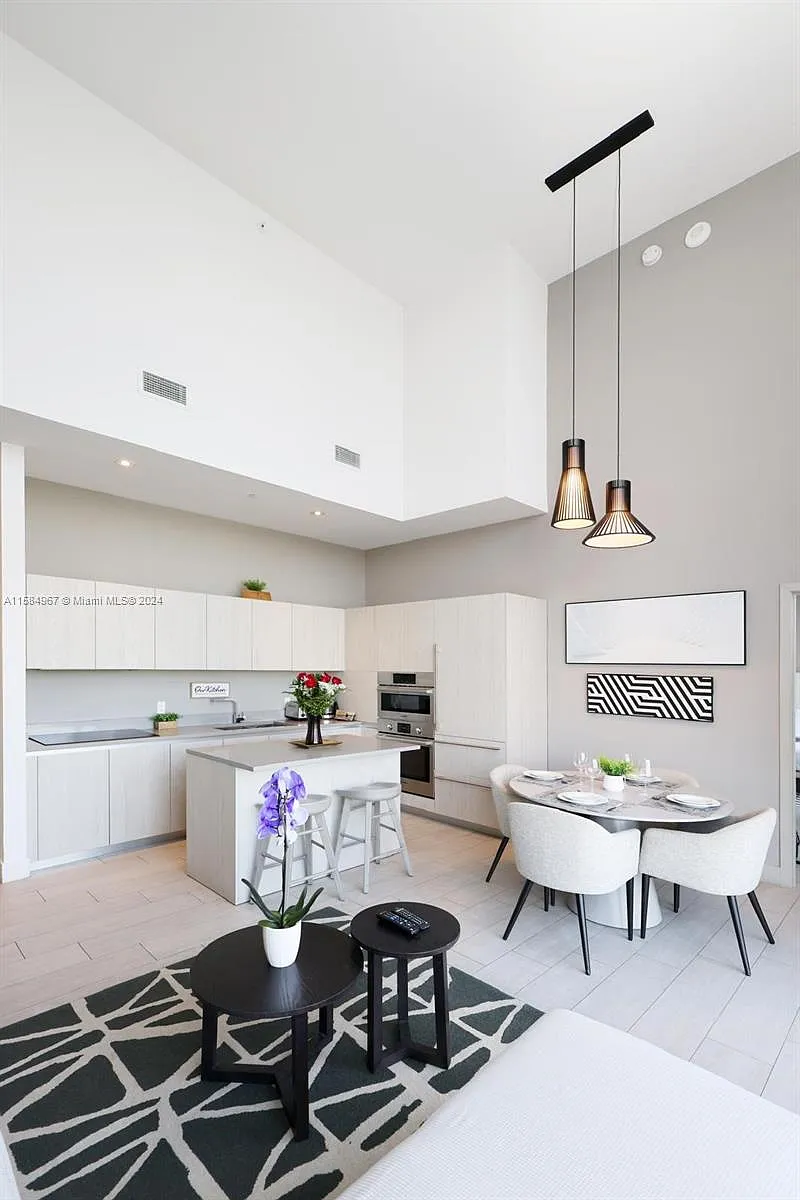Building Photo - 4010 S Ocean Dr #R504