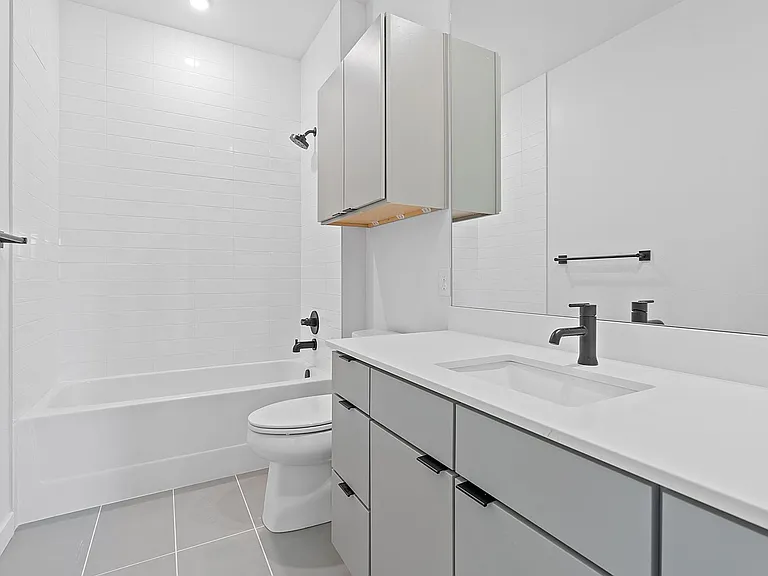 100 W Mockingbird Ln — Photo 19