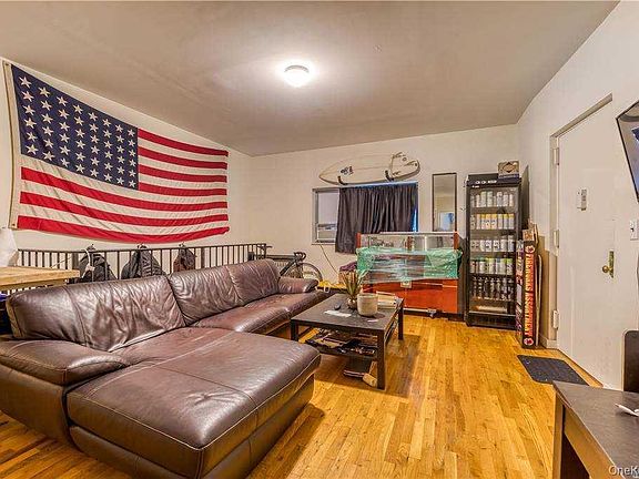 4th image of 1884 Woodbine Street