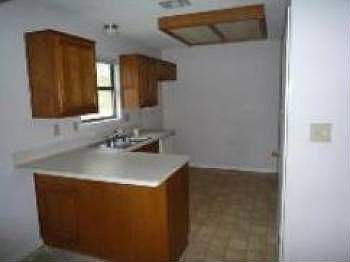 4th image of 1711 Brokenshoe Dr
