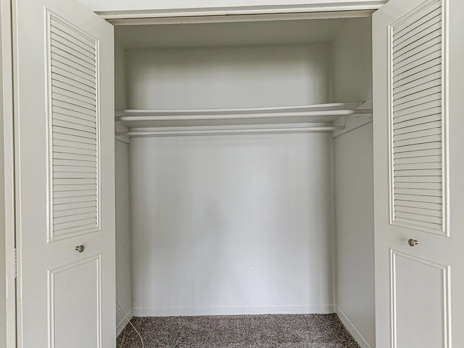 Manor House Apartments — Photo 4