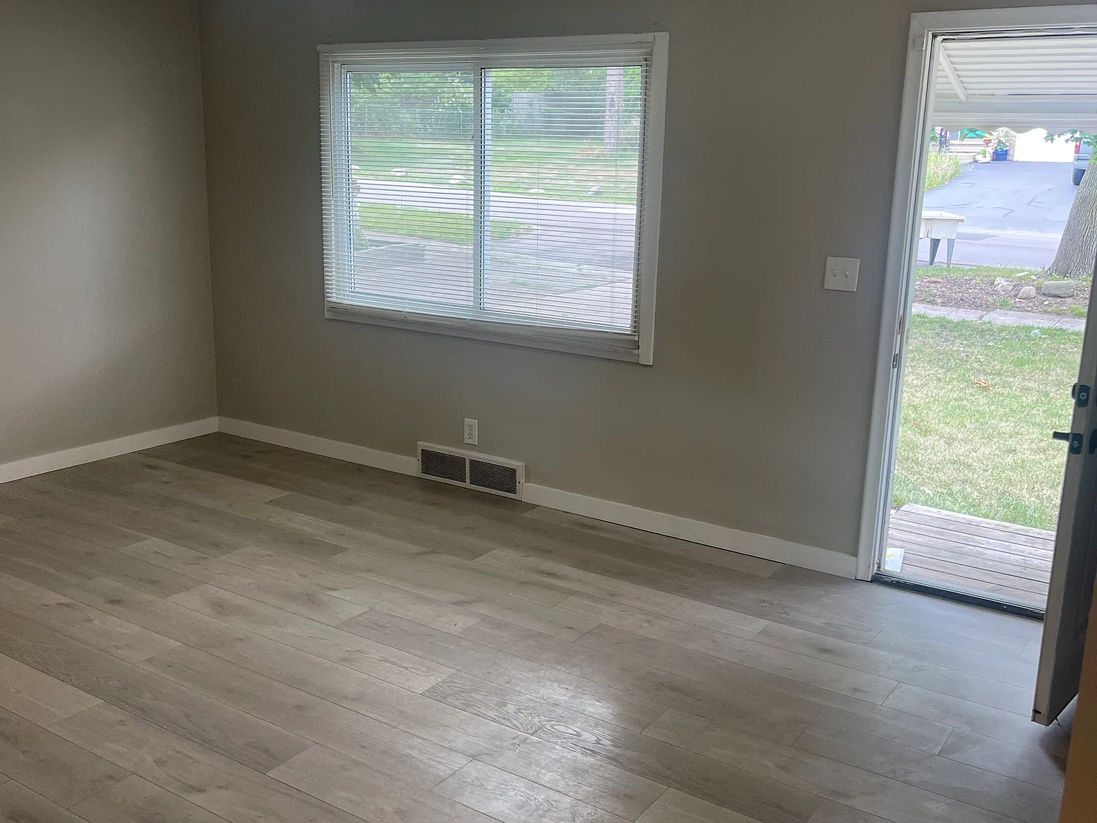 2 bed, 850 sqft, $1,600 — Photo 4