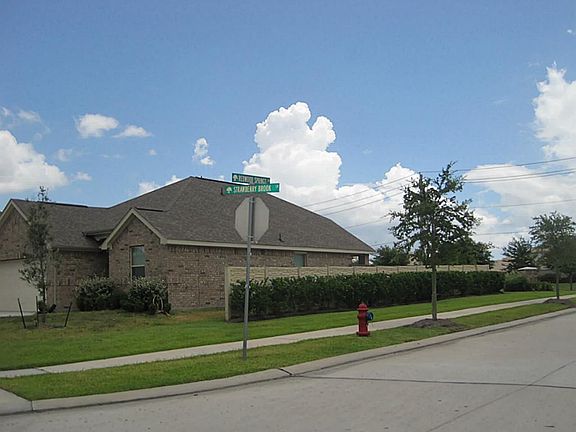 another view of corner lot