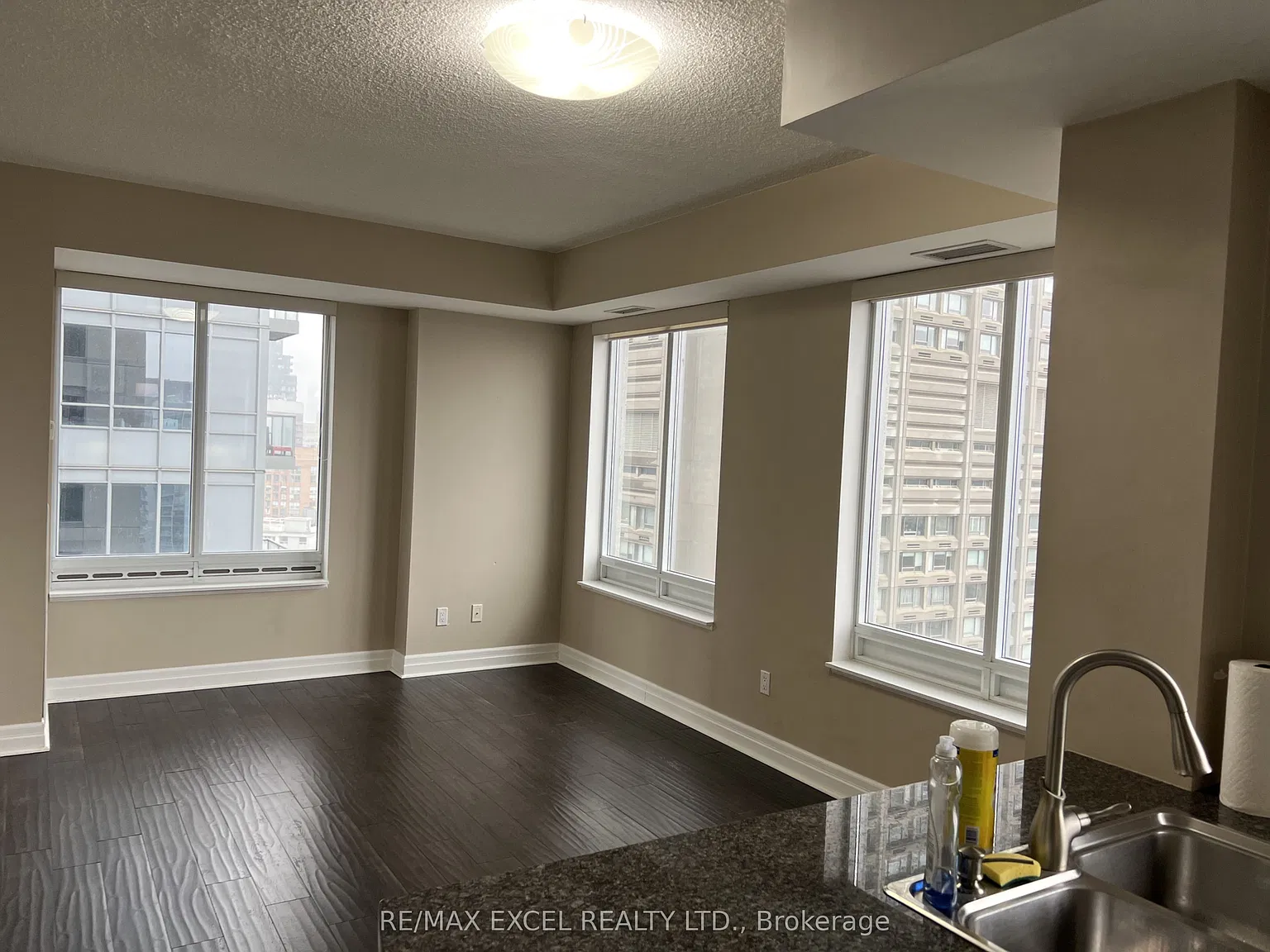 35 Balmuto St — Photo 2