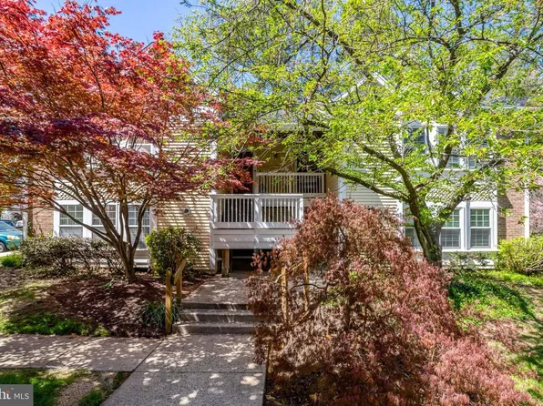 3375 Lakeside View Dr #19-1, Falls Church, VA 22041