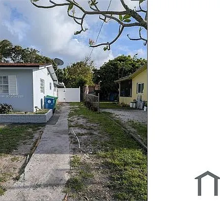 5820 NW 14th Ct — Photo 10