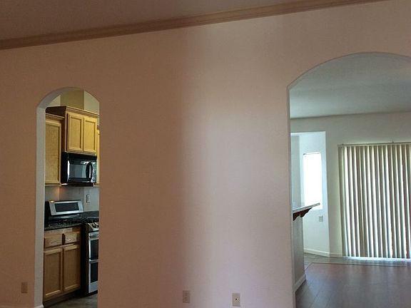 4th image of 974 Lakeport Way