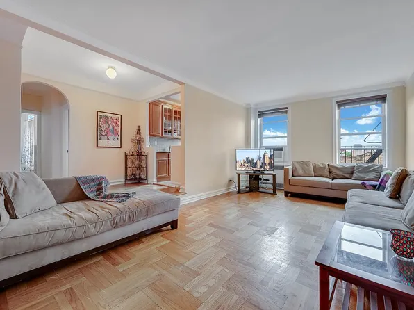 41-08 43rd St #5J, Queens, NY 11104