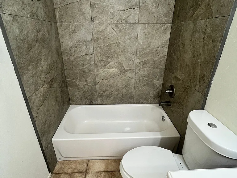 1309 W Cedar St — Photo 11