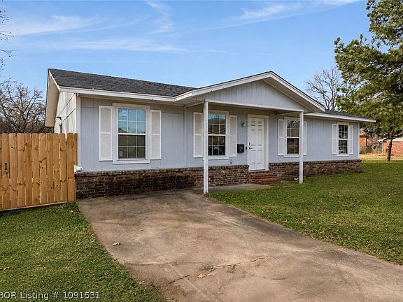 2nd image of 608 Varner Dr