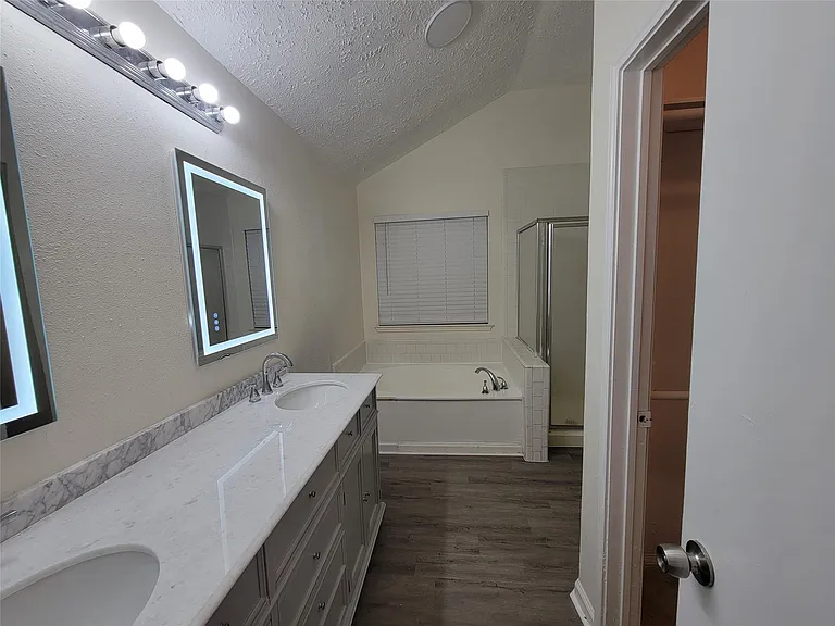 2034 Village Park Dr — Photo 17