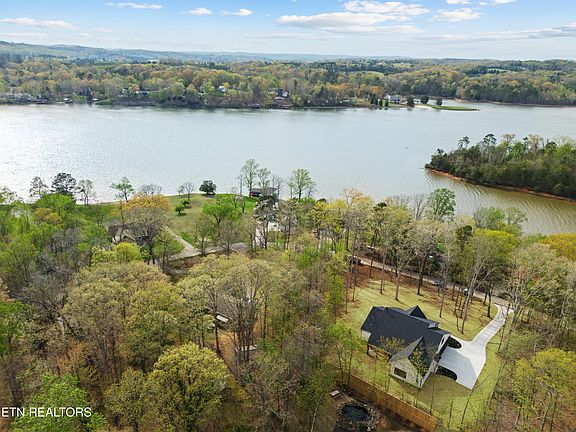 3rd image of 1139 N Sequoyah Dr