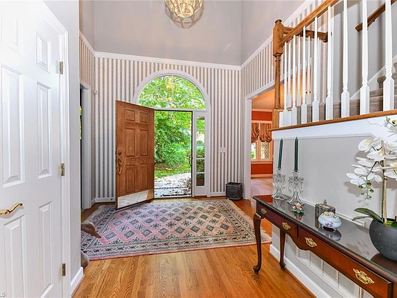 3rd image of 2305 Baytree Dr