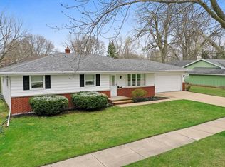 2612 S Berry Dr, Appleton, WI 54915