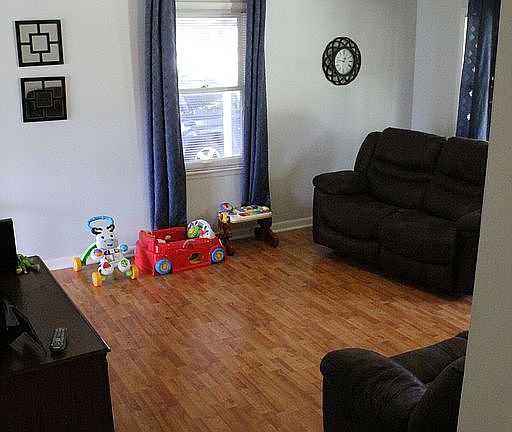 4th image of 1830 Country Dr
