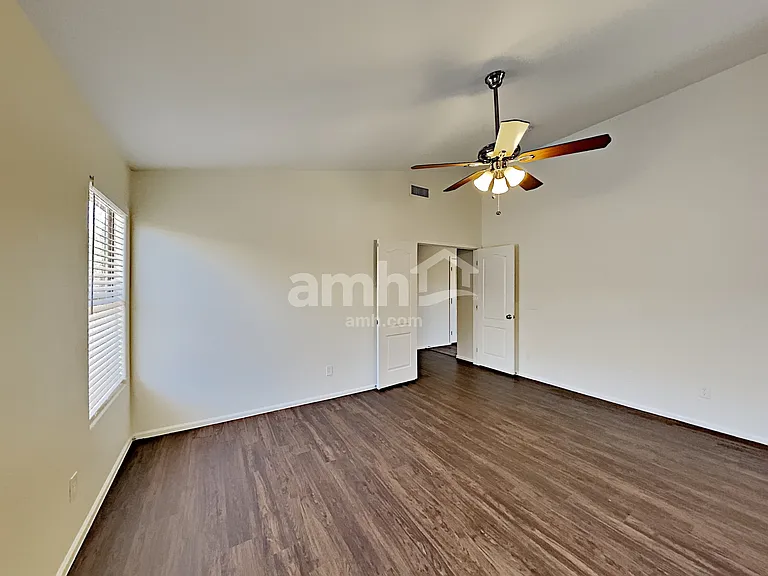 10262 W Patrick Ln — Photo 16