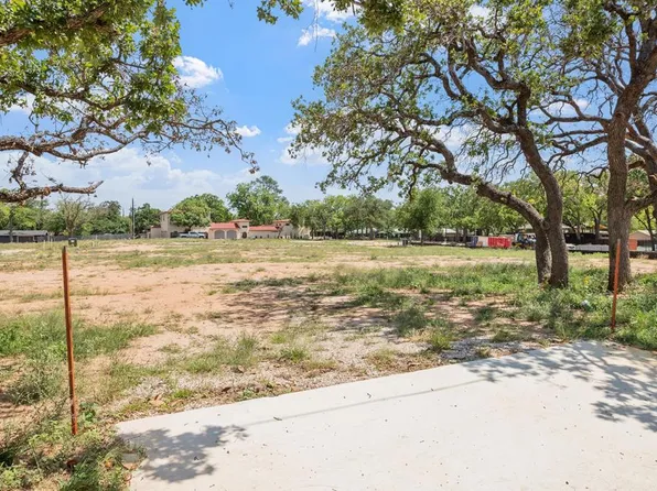 215 Catholic Cemetery Rd, Fredericksburg, TX 78624