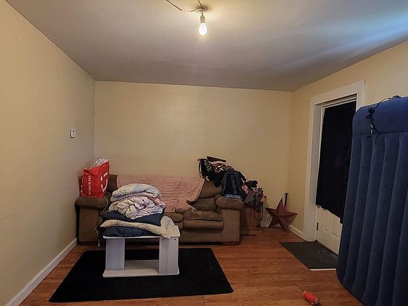 5th image of 106 SW 2nd St