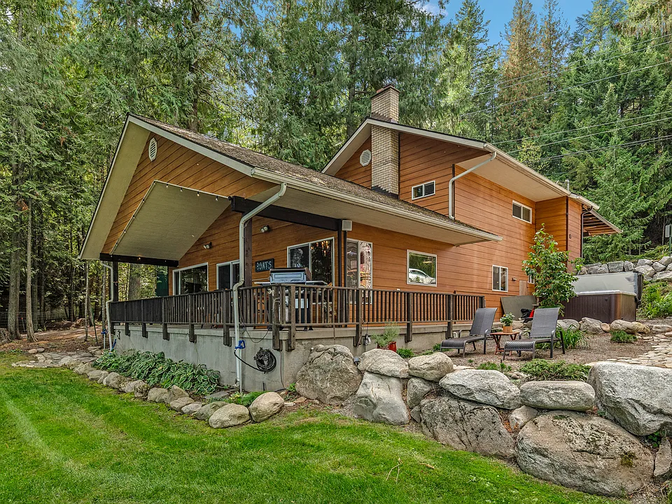2519 Lakeshore Dr