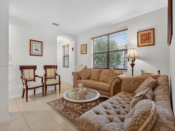3rd image of 6978 Broadland Way