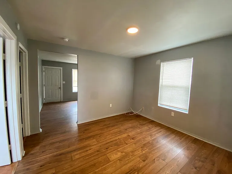 3207 Colgate St — Photo 3
