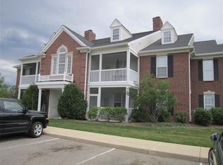 810 W Summerfield Glen Cir, Ann Arbor, MI 48103
