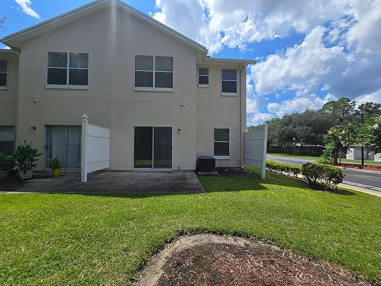 5260 Collins Rd #201 — Photo 2