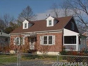 1st image of 418 Parkwood Ln