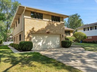 627 S Edward St, Mount Prospect, IL 60056