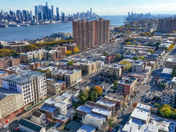 6020 Broadway image 31 of 34