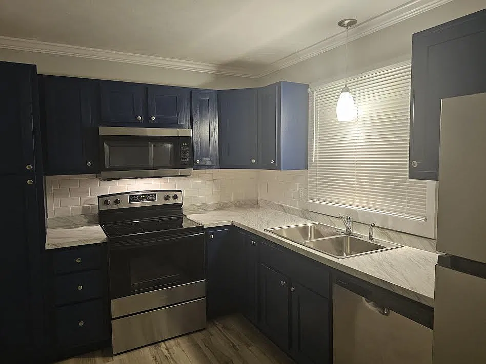 1002 Kimberly Ct — Photo 2