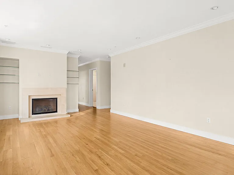 1081 Pine St #301 — Photo 9