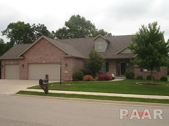 9206 N Wyndridge Way photo 1