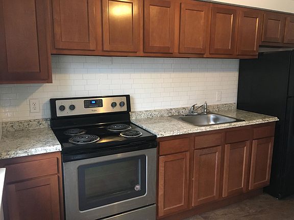 2nd image of 141 Mather St APT 6