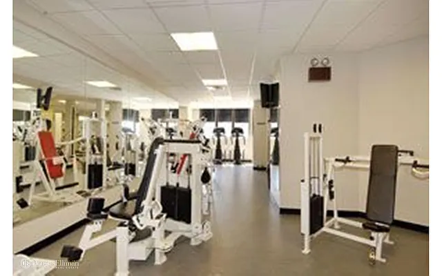 Rented by Douglas Elliman | media 15