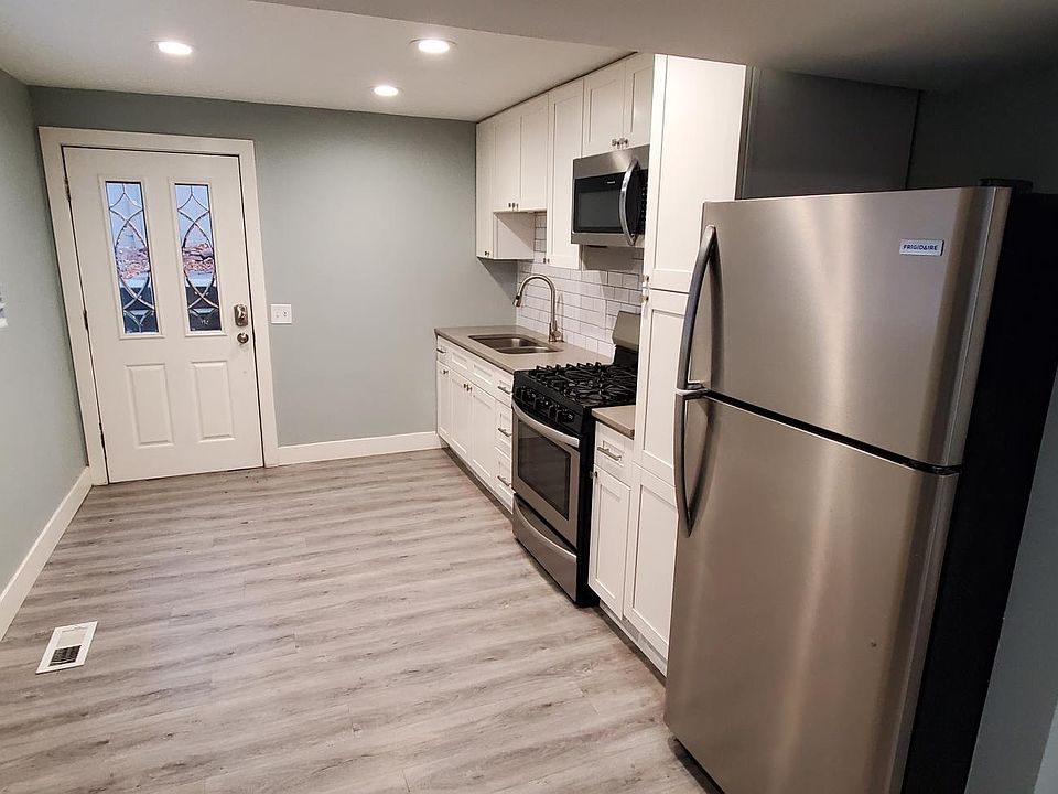 Private Entrance and Kitchen