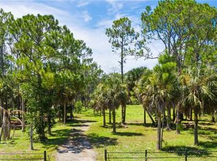 5748 Bur Oaks Ln, Naples, FL 34119