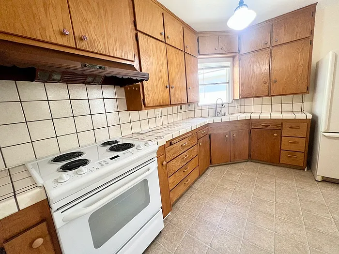63 Taylor Way — Photo 7