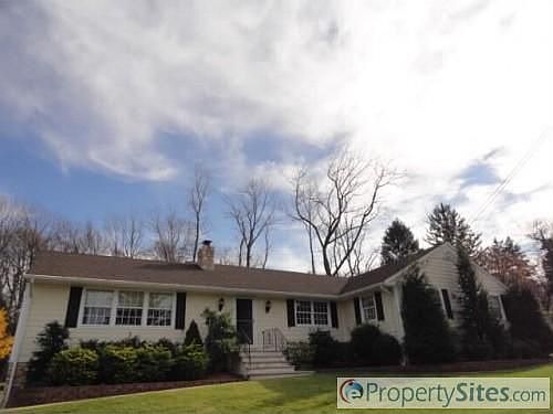 1st image of 2 Knollwood Dr