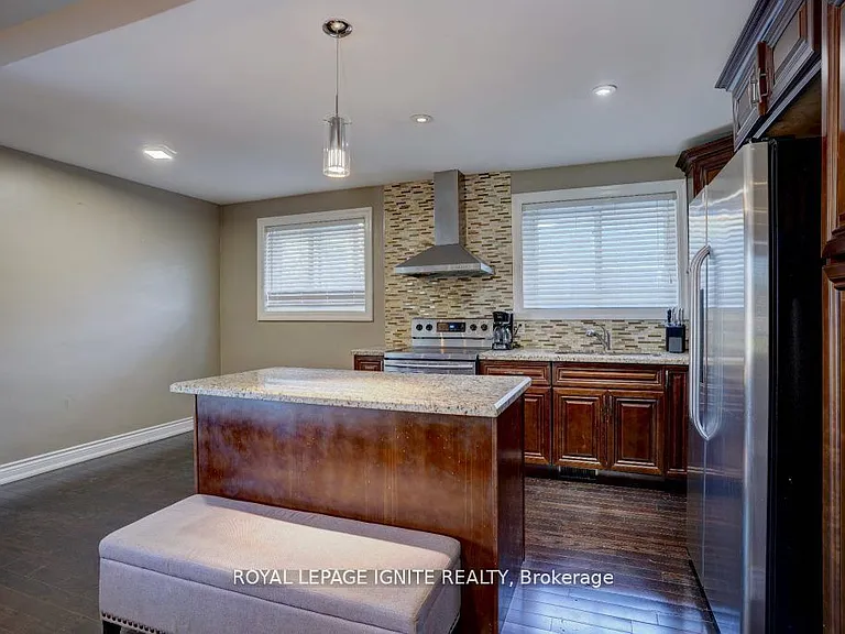 53 Sundance Cres #MAIN FL — Photo 6