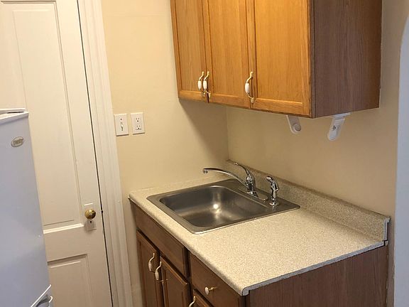 4th image of 30 Lowell St #1