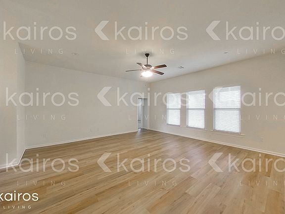 3rd image of 1743 Park Place Dr