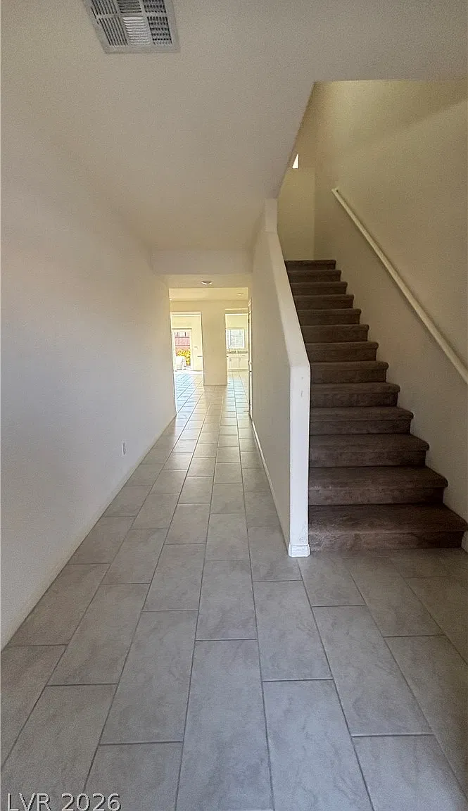 5 bed, 3.0 bath, 2946 sqft, $2,900 — Photo 2