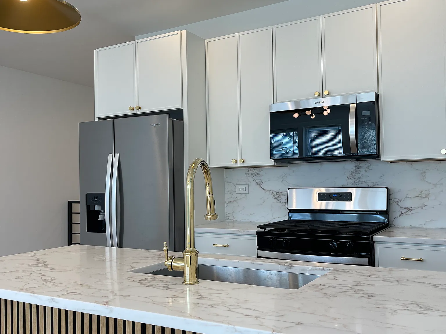 3 bed, 1300 sqft, $2,400 — Photo 3