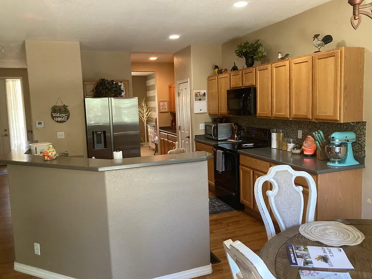174 Gaviota Ave — Photo 5