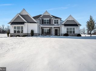 4 Peyton Dr, Carlisle, PA 17015