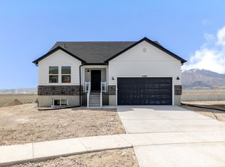 4463 N Broadsword Ln #101, Eagle Mountain, UT 84005