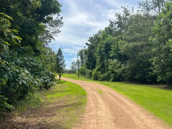 3520 Halls Rd, Grenada, MS 38901