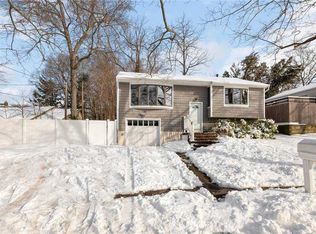 20 Beverly Rd, South Huntington, NY 11746